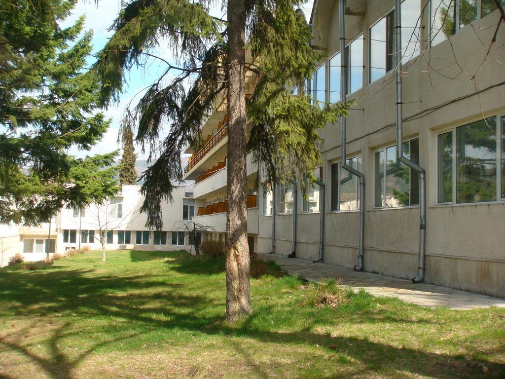 Балнеохотел Роза Streltja Exteriör bild